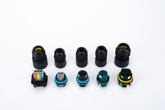 32A 250VAC IP68 wasserdicht 2-Wege-Anschluss 6 - 12mm Dia Draht Kabelanschluss